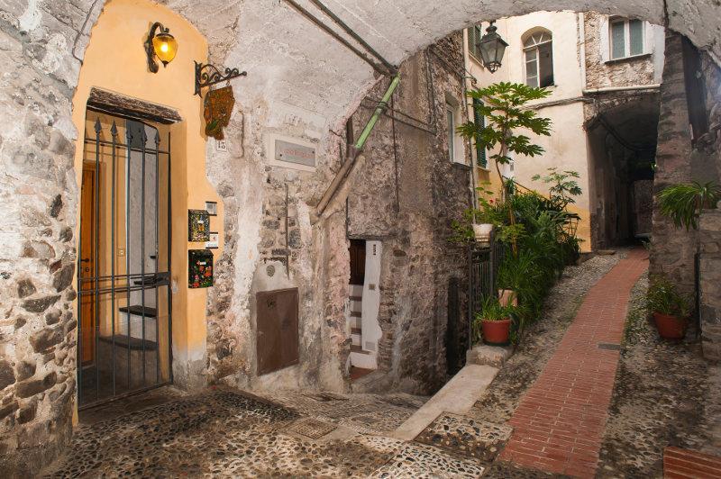 B&B Il Libro Verde Dolceacqua Exterior foto
